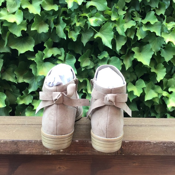 New Sugar Riggle Back Bow Bootie - Picture 4 of 6